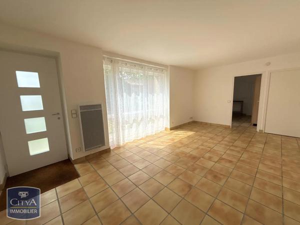 Appartement à louer 3 pièces 66.85m² Blaye (33390)