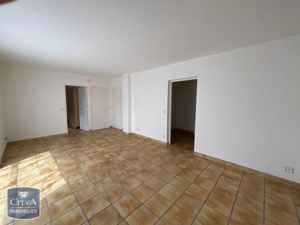 Appartement à louer 3 pièces 66.85m² Blaye (33390)