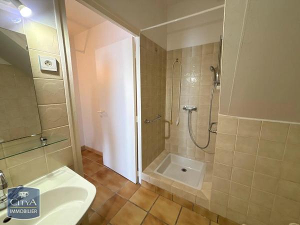 Appartement à louer 3 pièces 66.85m² Blaye (33390)