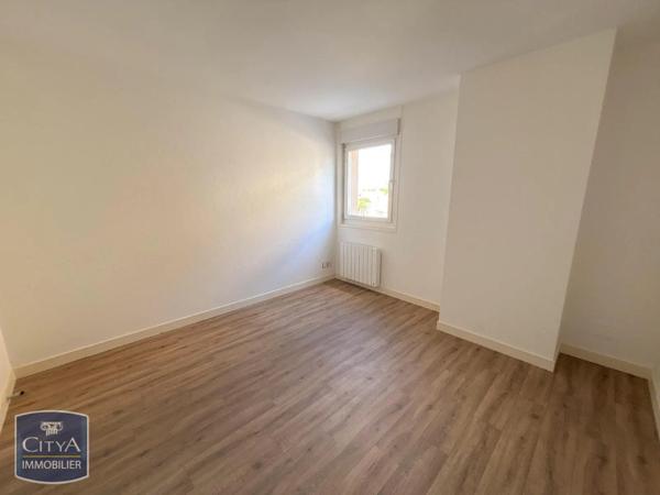 Appartement à louer 3 pièces 66.85m² Blaye (33390)