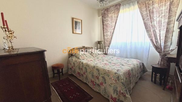 Vente
                Appartement106 m² - 4 Pièces -
                    BORDEAUX (33200)