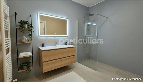 Vente
                Appartement106 m² - 4 Pièces -
                    BORDEAUX (33200)