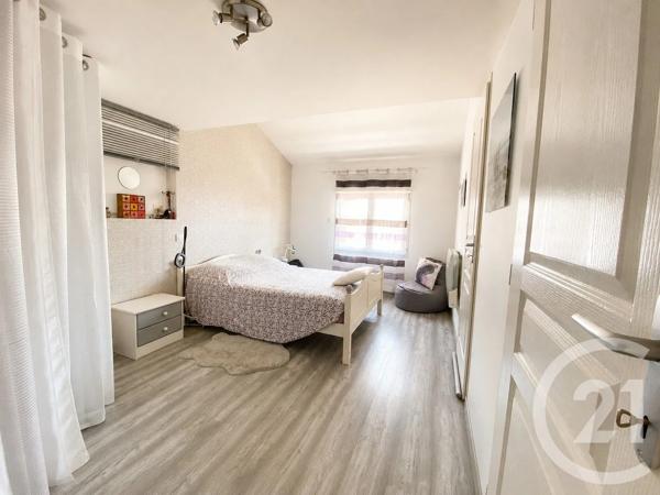 Maison à vendre  7 pièces - 171 m 2   GENAS  - 69