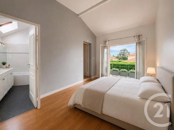 Maison à vendre  7 pièces - 171 m 2   GENAS  - 69