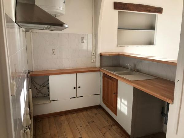 Dpt Pyrénées Orientales (66), à vendre PRADES appartement 3 pièces de 54 m² avec grenier de 11 m²