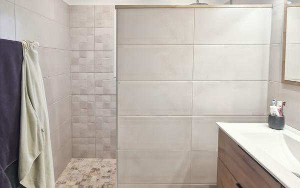 Maison à louer    4 pièces •  Laval-Saint-Roman