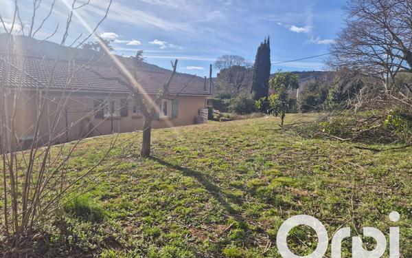 Maison à louer    4 pièces •  Laval-Saint-Roman