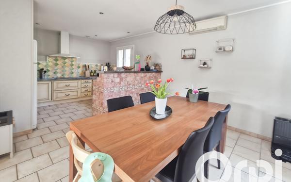 Maison à louer    4 pièces •  Laval-Saint-Roman