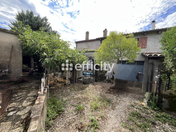 Maison
         5 pièces
        - 82 m² Exclusivité 180 000 € *
