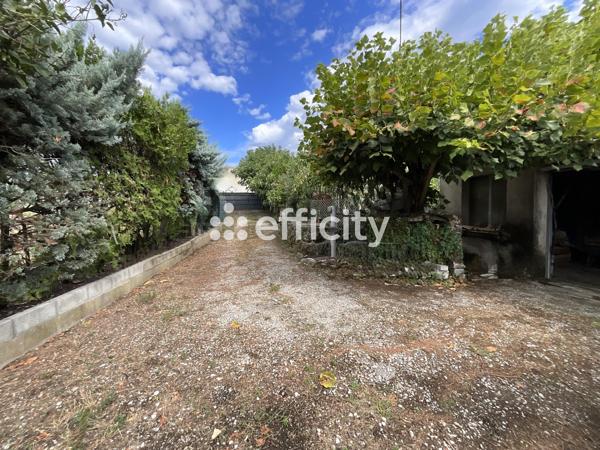 Maison
         5 pièces
        - 82 m² Exclusivité 180 000 € *