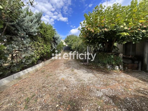 Maison
         5 pièces
        - 82 m² Exclusivité 180 000 € *