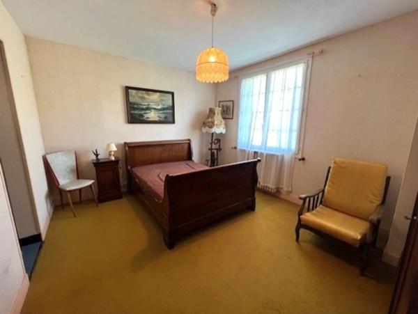 Maison à vendre 8 pièces SAINTES (17)