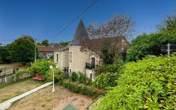 Maison à vendre    6 pièces •  Agonac