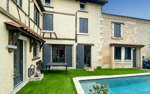 Maison à vendre    6 pièces •  Agonac