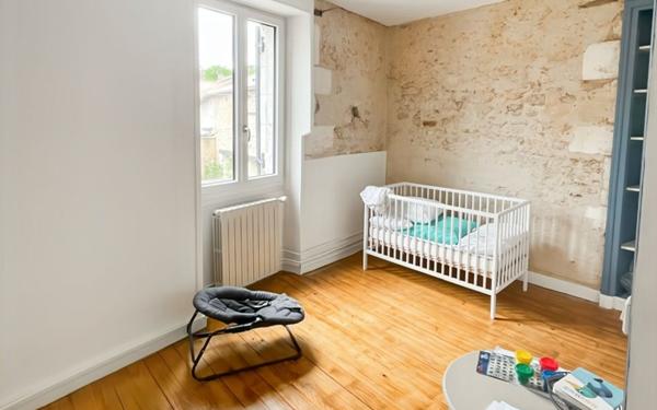 Maison à vendre    6 pièces •  Agonac