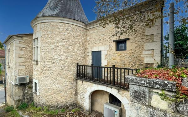 Maison à vendre    6 pièces •  Agonac