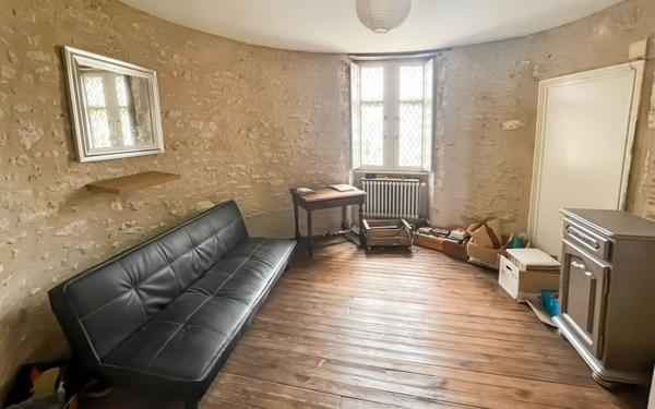 Maison à vendre    6 pièces •  Agonac