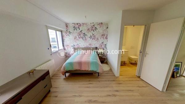 Vente                                                      Appartement
                        
                     3 pièces                      85 m2                     à Plérin