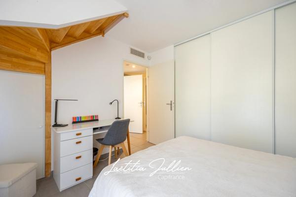 En Exclusivité par Laëtitia JULLIEN – Marseille 12ème – Les Caillols – Duplex T4 de 94 m² avec deux terrasses, parking, garage et résidence récente