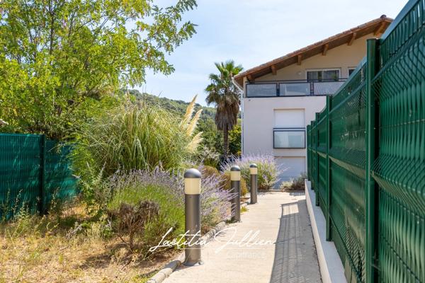 En Exclusivité par Laëtitia JULLIEN – Marseille 12ème – Les Caillols – Duplex T4 de 94 m² avec deux terrasses, parking, garage et résidence récente