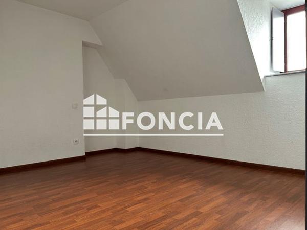 Location Appartement 4 pièces 78.7 m² - 49 PLACE GAMBETTA Oloron Sainte Marie 64400