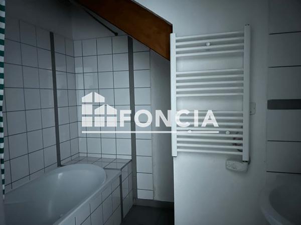 Location Appartement 4 pièces 78.7 m² - 49 PLACE GAMBETTA Oloron Sainte Marie 64400