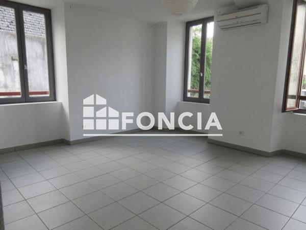 Location Appartement 4 pièces 78.7 m² - 49 PLACE GAMBETTA Oloron Sainte Marie 64400