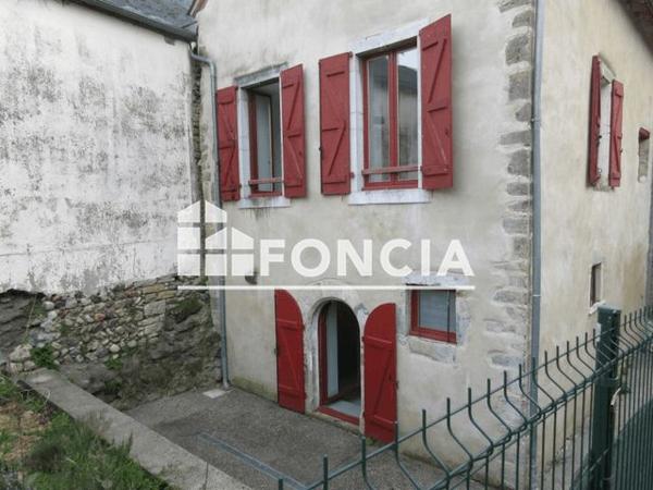 Location Appartement 4 pièces 78.7 m² - 49 PLACE GAMBETTA Oloron Sainte Marie 64400