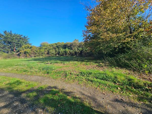 Terrain constructible, quartier du Vieux Bourg - Sainte Barbe