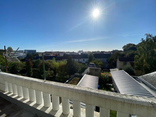 Nantes Bord de l'Erdre T4 Duplex 70 m2 avec terrasse en bois de 40 m²,  
Nantes 44000