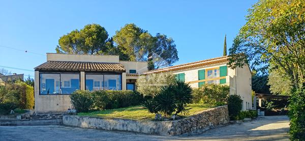 LES PENNES MIRABEAU - EXCLUSIVITE - Maison T5 de 171m2 sur 2067m2 de terrain piscine garage