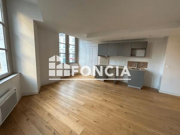 Location Appartement 2 pièces 41.7 m² - 12 PLACE GRAMONT Pau 64000