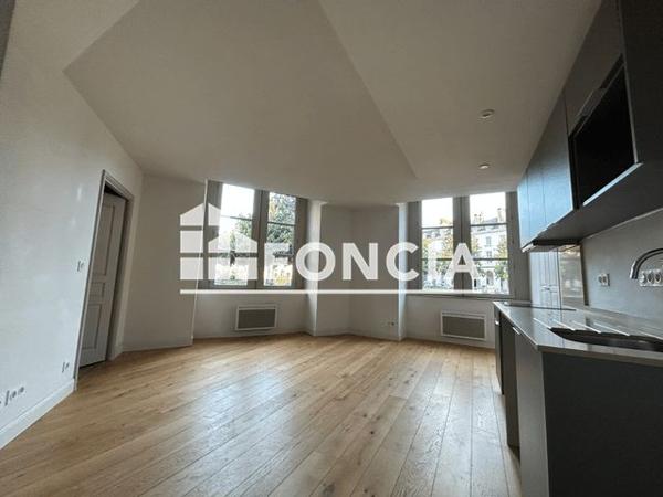 Location Appartement 2 pièces 41.7 m² - 12 PLACE GRAMONT Pau 64000