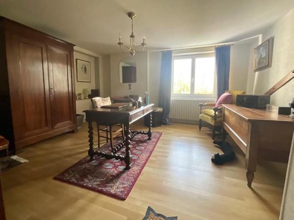 Maison au centre-ville de Mehun Sur Yevre