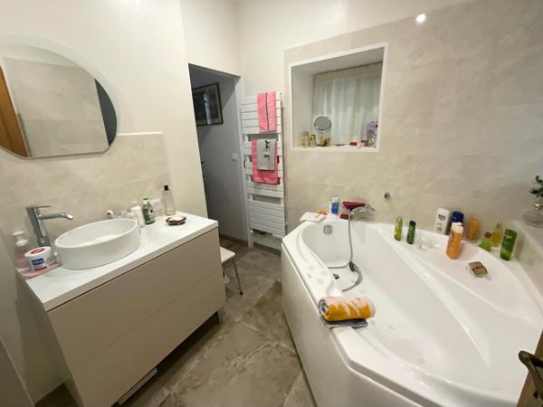 Maison au centre-ville de Mehun Sur Yevre