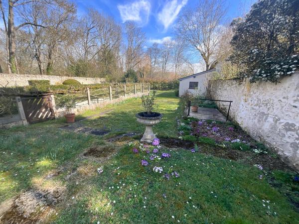 Maison au centre-ville de Mehun Sur Yevre