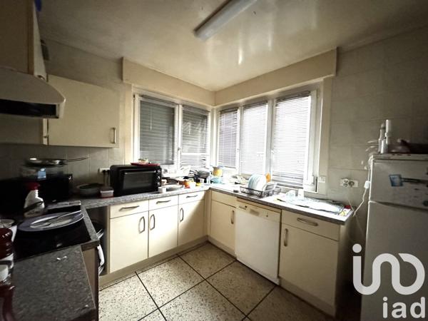 Maison 8 pièces de 180 m² à Sin-le-Noble (59450)