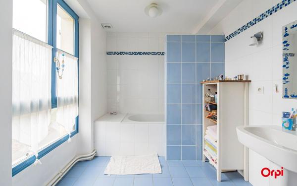 Maison à vendre    6 pièces • 320 m2 Château-Thierry