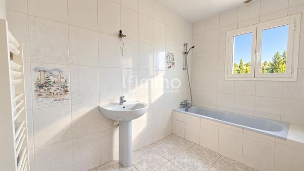Villa T5 de 159 m2 sur 30 000 m2 de terrain - Elne