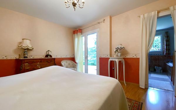 Maison à vendre    6 pièces • 220 m2 Mont-de-Marsan