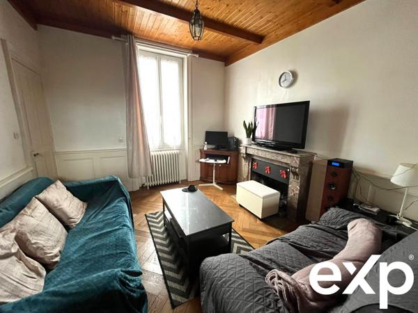 Maison de charme avec jardin arboré et sous-sol complet – Pont-de-Chéruy