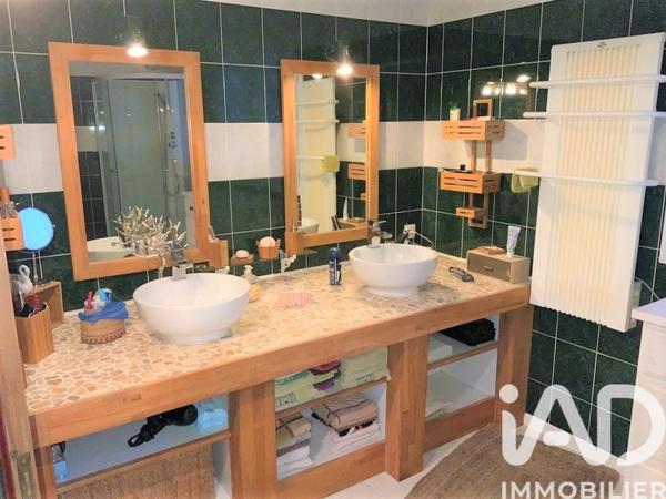 Maison à vendre 6 pièces 213 m² Saint-Pierre-d'Oléron