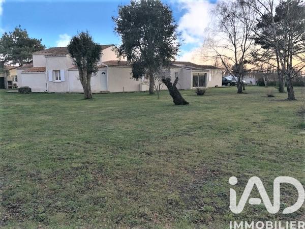 Maison à vendre 6 pièces 213 m² Saint-Pierre-d'Oléron