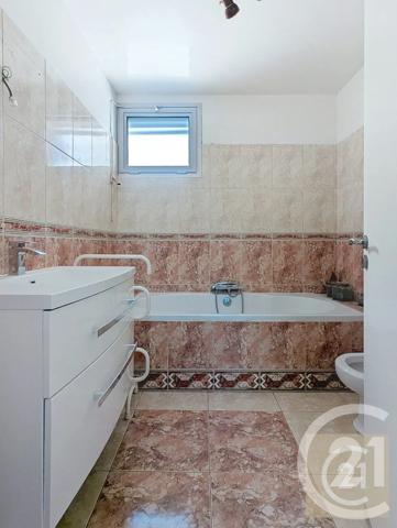 Maison à vendre  4 pièces - 113,09 m 2   BEZIERS  - 34