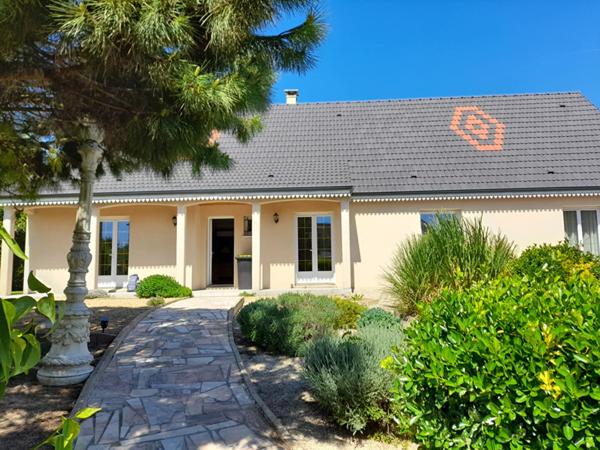 PRODUIT RARE , PAVILLON INDEPENDANT  HAB DE PLAIN PIED AVEC PISCINE ET SPA