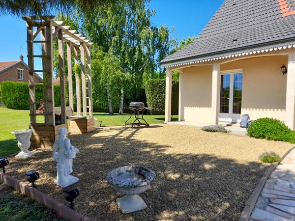 PRODUIT RARE , PAVILLON INDEPENDANT  HAB DE PLAIN PIED AVEC PISCINE ET SPA