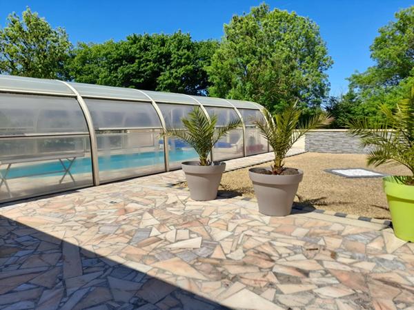 PRODUIT RARE , PAVILLON INDEPENDANT  HAB DE PLAIN PIED AVEC PISCINE ET SPA