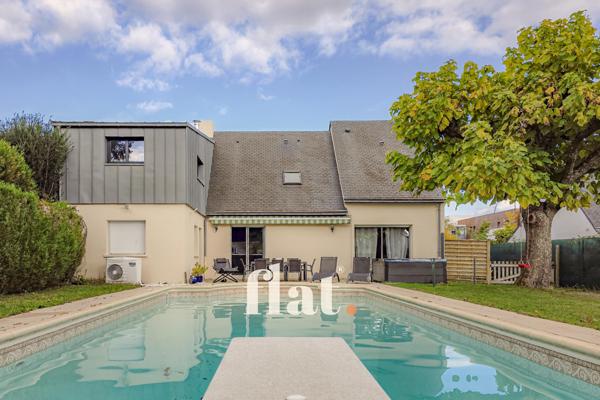Maison 6 pièces/ 175 m2/ DPE C/1200 m2 terrain/ SAINTE LUCE SUR LOIRE/ 5 ch/ Piscine/ grand garage