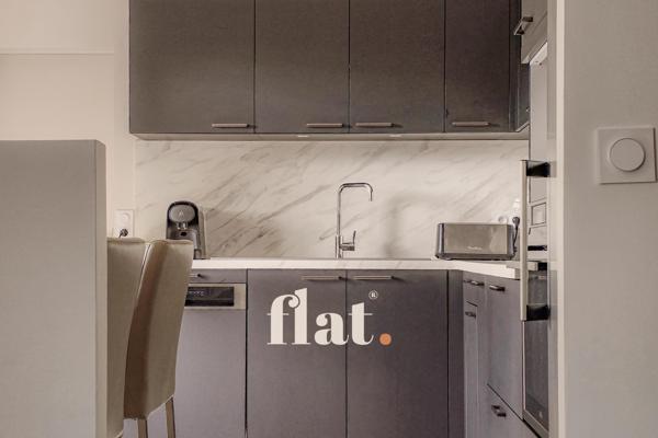 Maison 6 pièces/ 175 m2/ DPE C/1200 m2 terrain/ SAINTE LUCE SUR LOIRE/ 5 ch/ Piscine/ grand garage