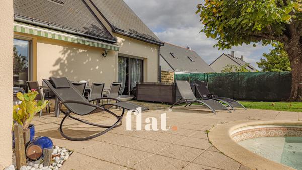 Maison 6 pièces/ 175 m2/ DPE C/1200 m2 terrain/ SAINTE LUCE SUR LOIRE/ 5 ch/ Piscine/ grand garage